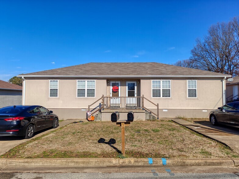 More Photos Of 2401 Viking Dr, Humboldt Apartments For Sale