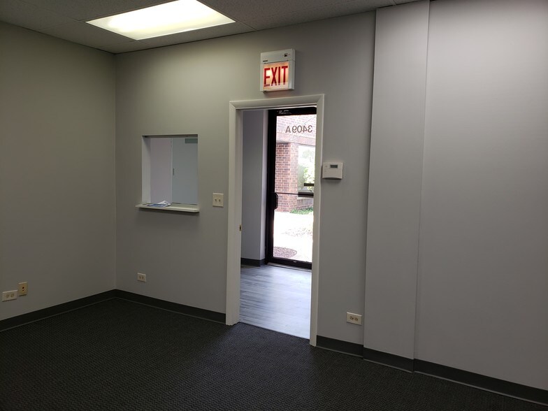 More Photos Of 3401-3419 N Kennicott Ave, Arlington Heights Medical For Lease