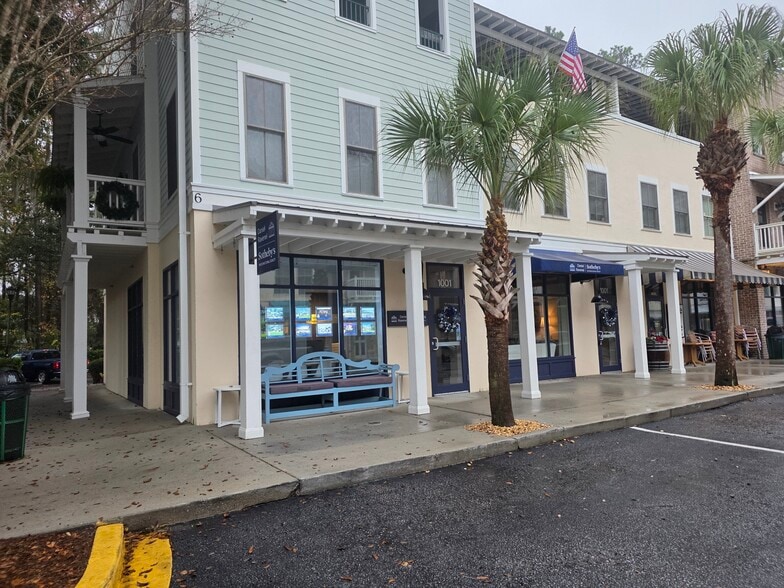 More Photos Of 6 Promenade St, Bluffton Storefront Retail Residential For Sale
