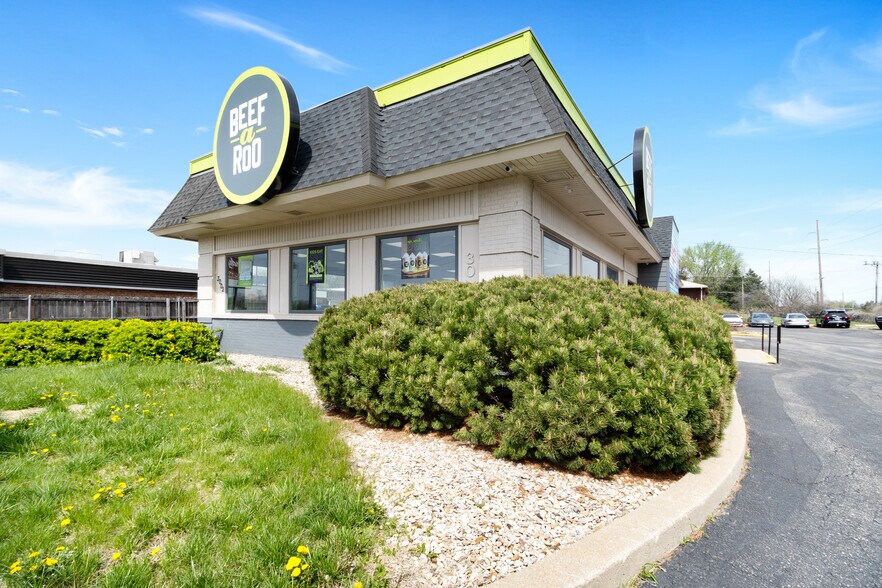 More Photos Of 3002 Anderson Ave, Manhattan Restaurant For Sale