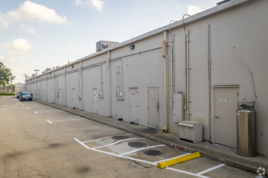 More Photos Of 2500 FM 2094, League City Unknown For Lease