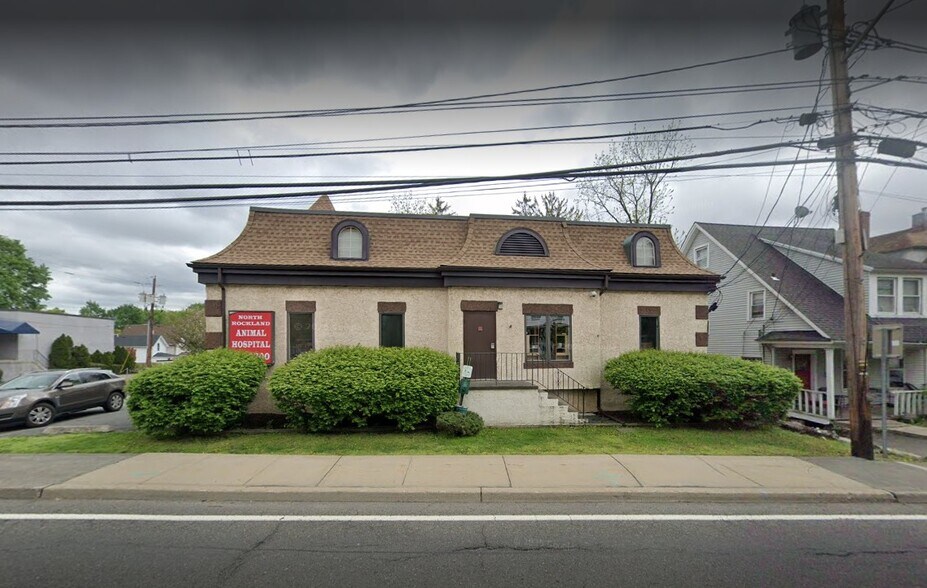 Primary Photo Of 18 N Liberty Dr, Stony Point Healthcare For Sale