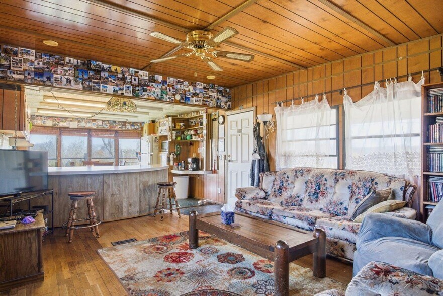 More Photos Of 204 Douglas Ln, Pearisburg Hospitality For Sale