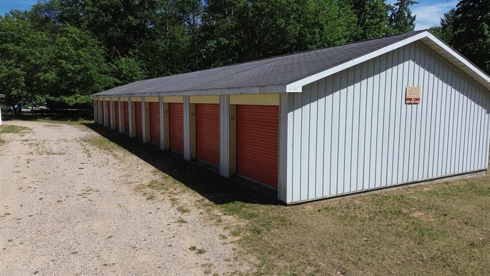 More Photos Of 307 S Bringold Ave, Lake Self Storage For Sale
