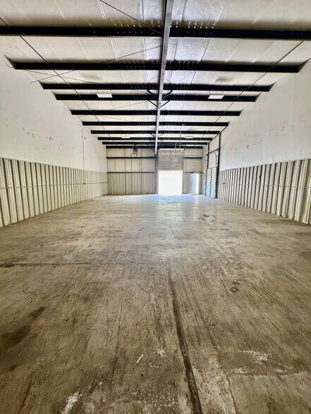 More Photos Of 2514 C-2514 E N Fayetteville St, Randleman Warehouse For Lease