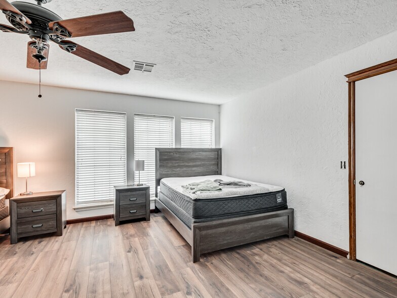 More Photos Of 3595 E State Highway 9, Norman Industrial For Sale