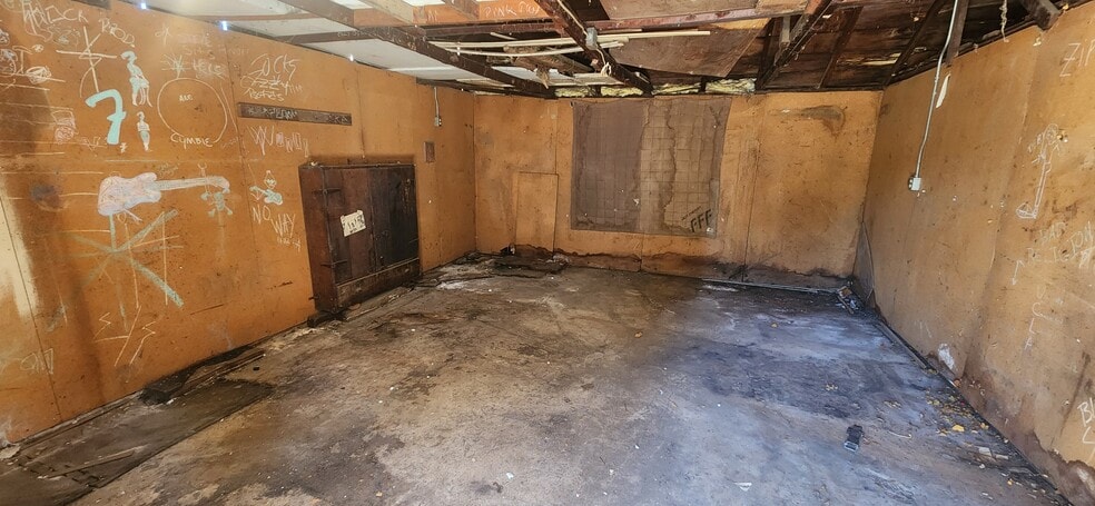 More Photos Of 5469 Tulare ave, Fresno Land For Sale