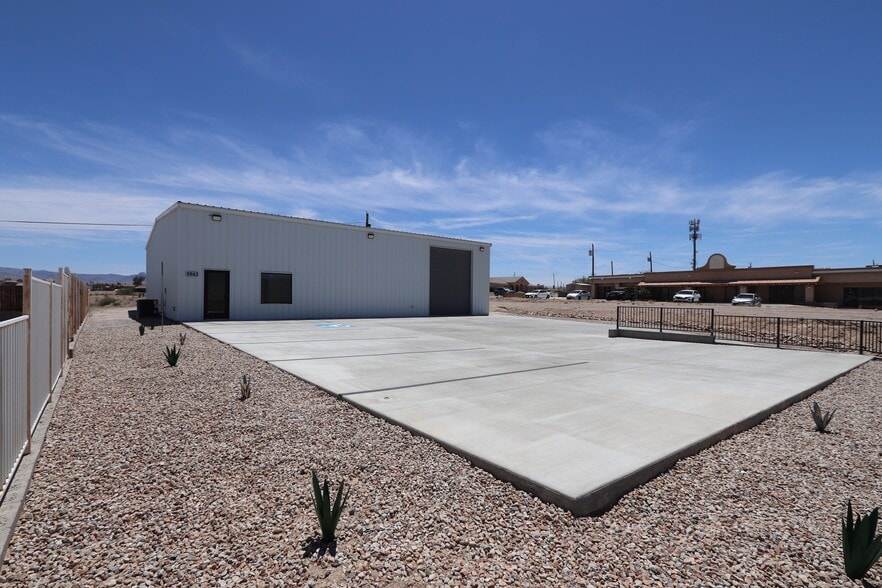 Primary Photo Of 3942 Frontage rd, Bullhead City Warehouse For Sale
