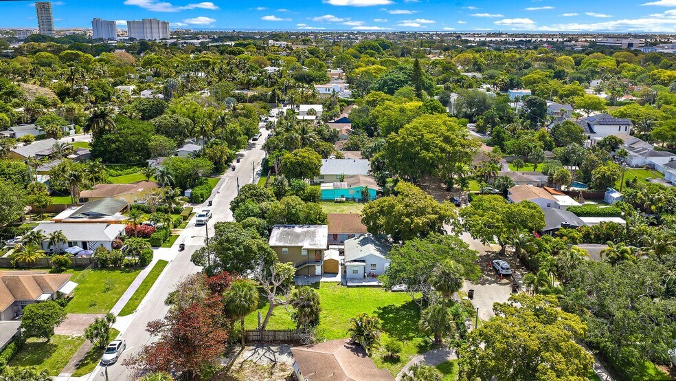 More Photos Of 940 Charles St, West Palm Beach Multifamily For Sale