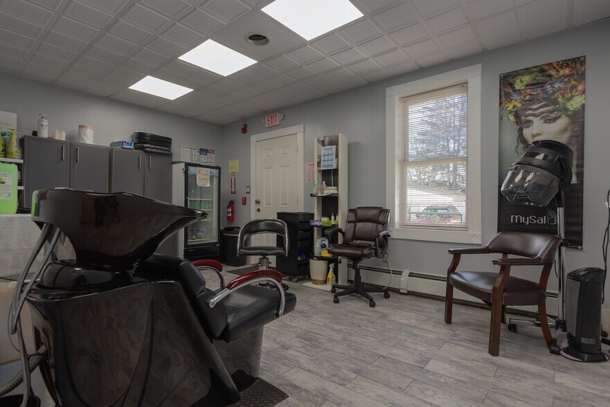 More Photos Of 82-84 W Railroad Ave, Garnerville Storefront Retail Residential For Sale