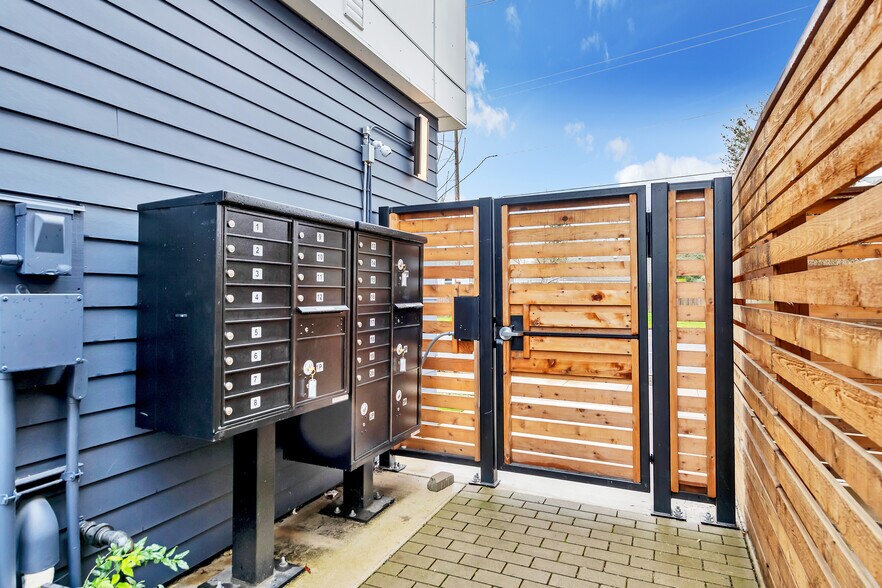 More Photos Of 5115 E Burnside St, Portland Apartments For Sale