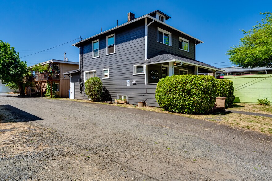 More Photos Of , Eugene Multifamily For Sale