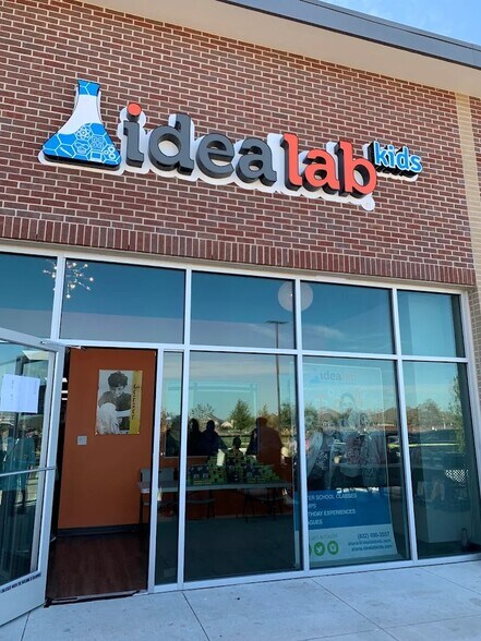 More Photos Of 16733 W Airport Blvd, Richmond Storefront For Lease