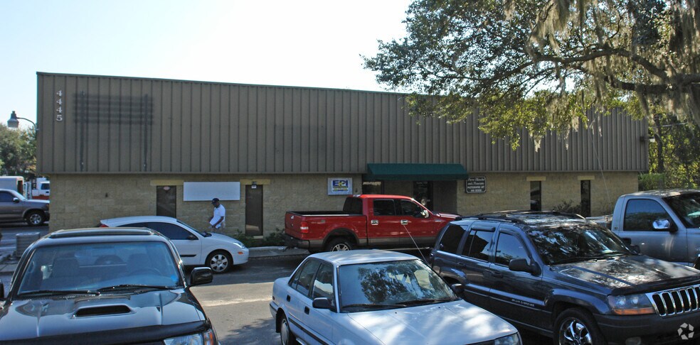 More Photos Of 4445 SW 35th Ter, Gainesville Service For Lease