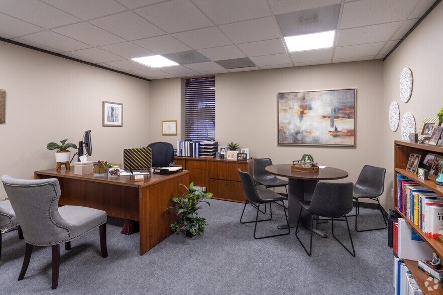 More Photos Of 303 E Main St, League City Office For Lease
