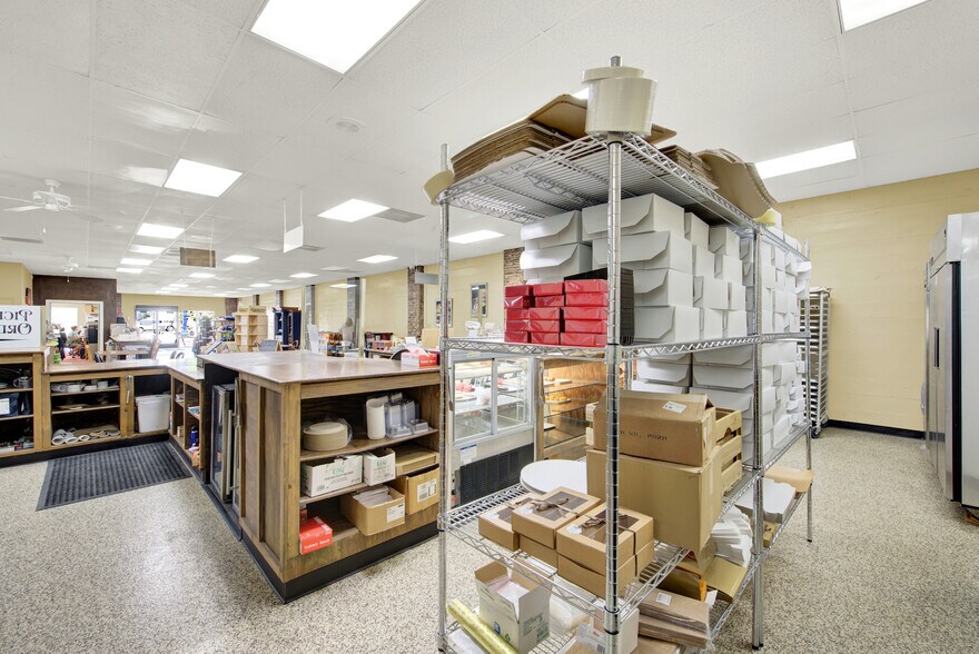 More Photos Of 830 Main St, Red Bluff Freestanding For Sale