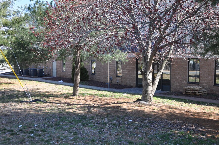 More Photos Of 585 Prospect St, Lakewood Warehouse For Lease