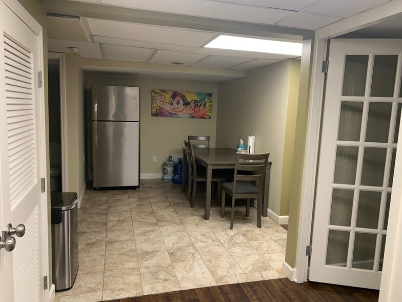 More Photos Of 1155 Newport Ave, Pawtucket Medical For Sale