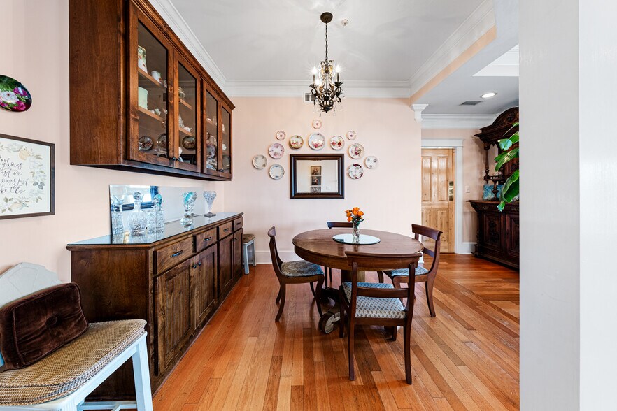 More Photos Of 202 S Mobile St, Fairhope Hospitality For Sale