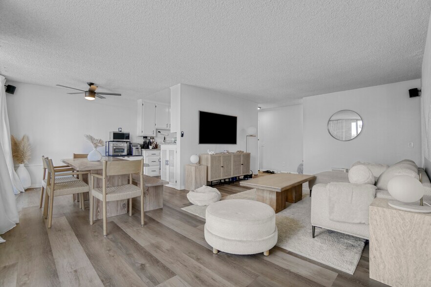 More Photos Of 8011 Romaine St, Los Angeles Apartments For Sale