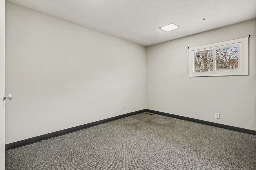 More Photos Of 5519 Northwest Radial Hwy, Omaha Medical For Lease