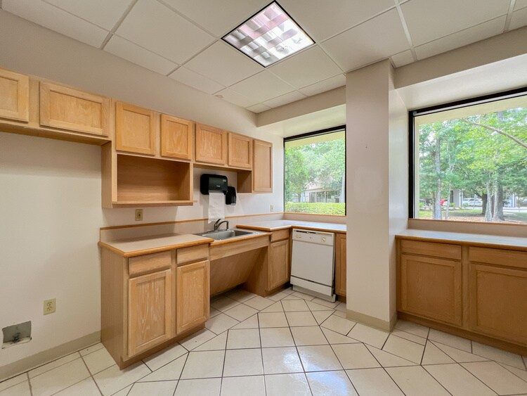 More Photos Of , Mandeville Office For Sale