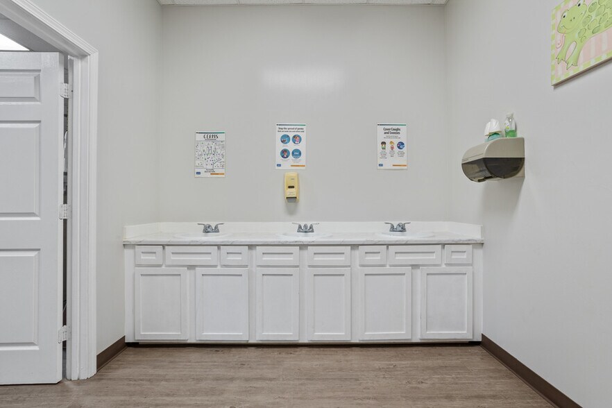 More Photos Of 11376 Three Rivers Rd, Gulfport Daycare Center For Sale