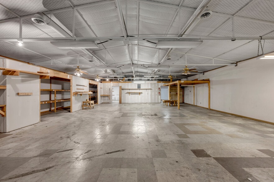 More Photos Of 7330 Texas 261 Hwy, Buchanan Dam Warehouse For Sale