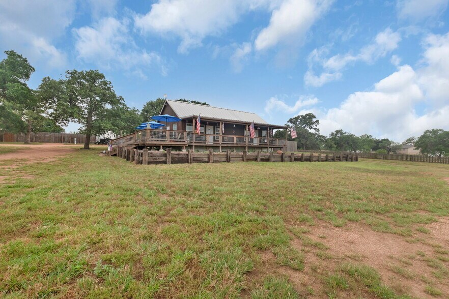 More Photos Of 310 Cortez Trl, Buchanan Dam Trailer Camper Park For Sale