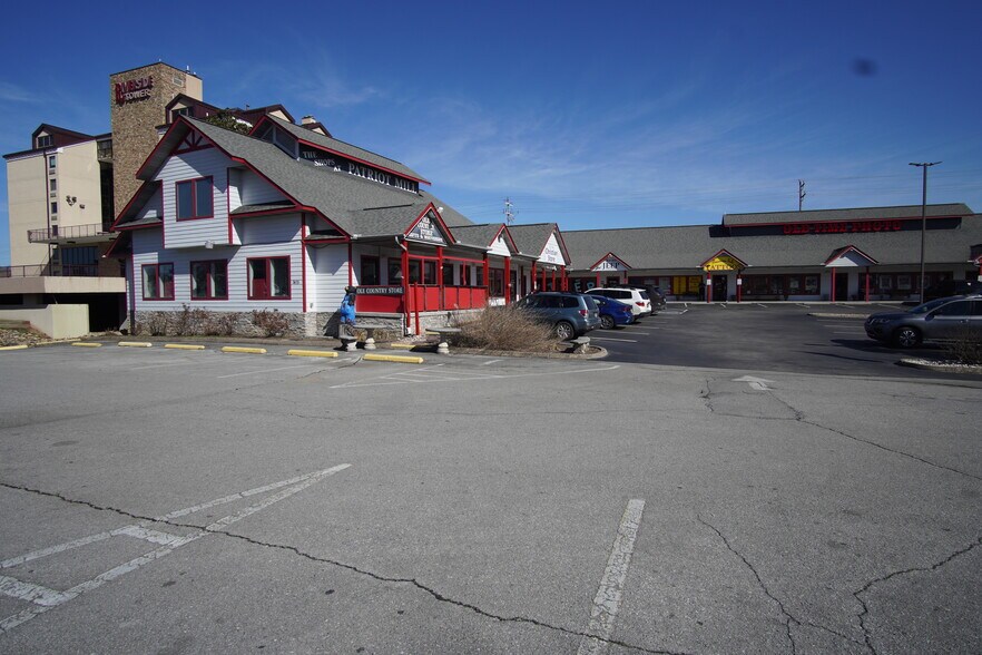 Primary Photo Of 3475 Parkway, Pigeon Forge General Retail For Sale