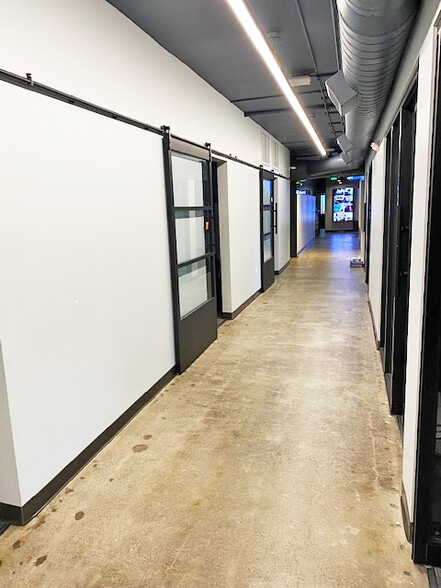More Photos Of 14958 Ventura Blvd, Sherman Oaks Office For Lease