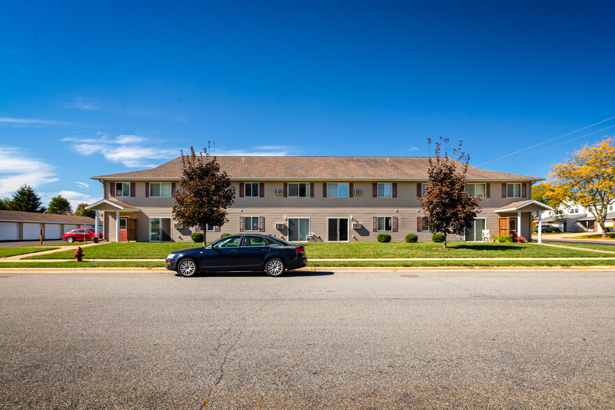 Primary Photo Of 1021 Grandview Ave, Tomah Apartments For Sale