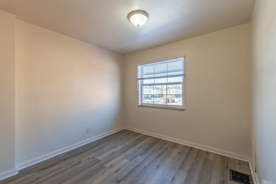 More Photos Of 299-377 Mayfair Blvd, Columbus Apartments For Sale