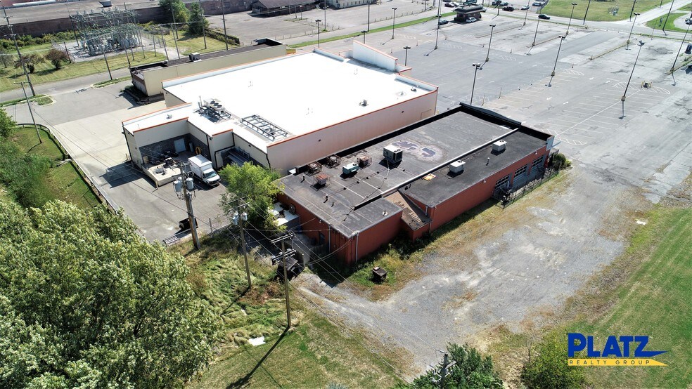 More Photos Of 876 E Midlothian Blvd, Youngstown Freestanding For Sale