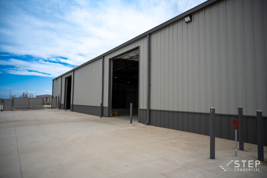 More Photos Of 1422 Cimarron Ct, Greeley Warehouse For Lease