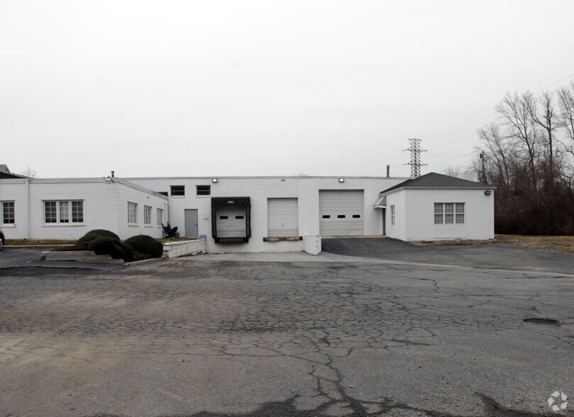 More Photos Of 21 Bellecor Dr, New Castle Warehouse For Lease