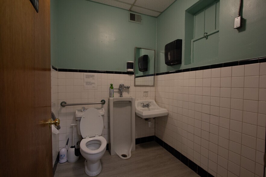 More Photos Of 1795 Washington Rd, East Point Office For Sale