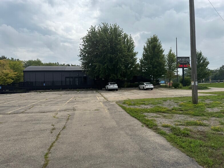 More Photos Of 32400 Geneva Rd, Salem General Retail For Sale