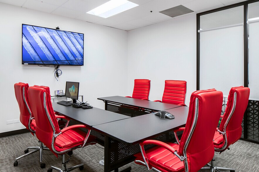 More Photos Of 725 W Town and Country Rd, Orange Medical For Sale