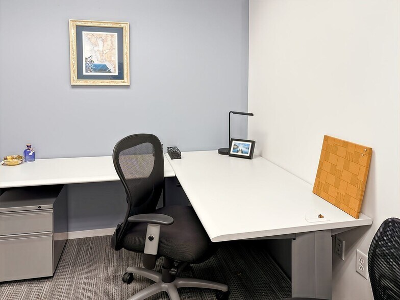 More Photos Of 320 Seven Springs Way, Brentwood Coworking Space