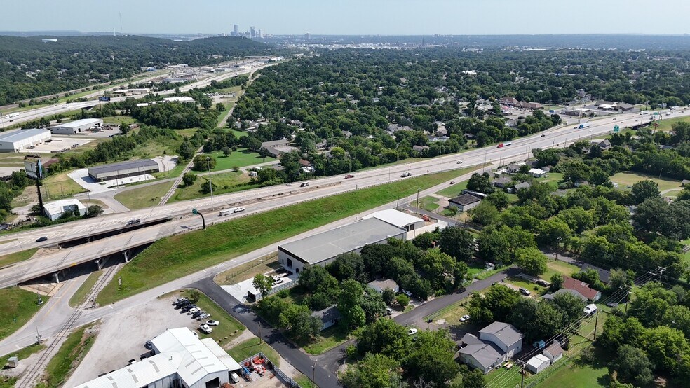 More Photos Of 3705 W Skelly Dr, Tulsa Unknown For Lease