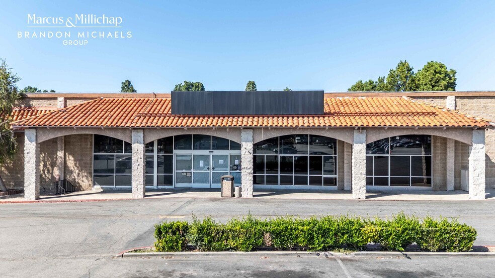 More Photos Of 2695 Cochran St, Simi Valley Freestanding For Lease