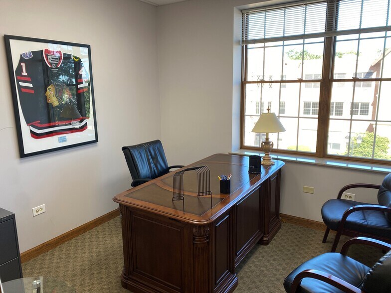 More Photos Of 20635 Abbey Woods Ct N, Frankfort Loft Creative Space For Lease