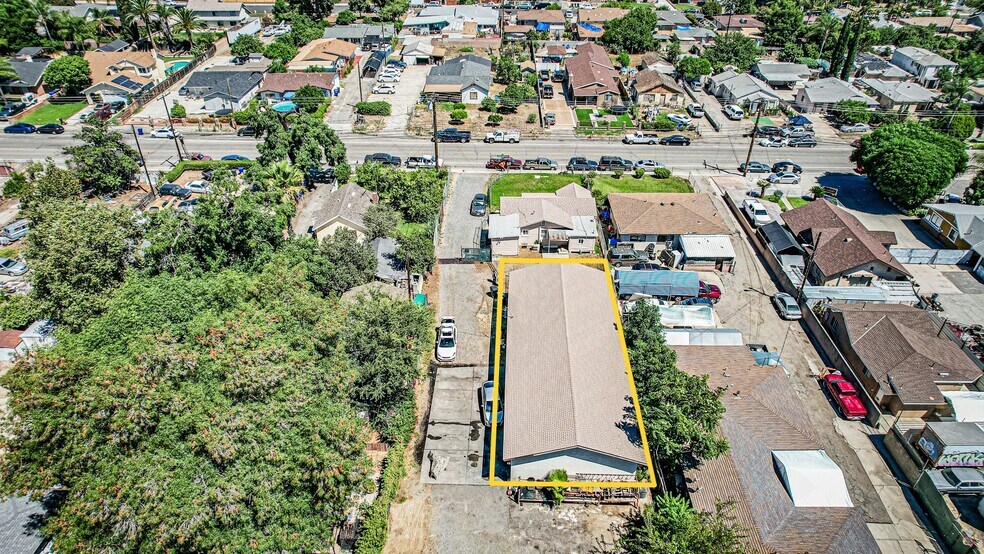 More Photos Of 11216 Pipeline Ave, Pomona Service For Lease
