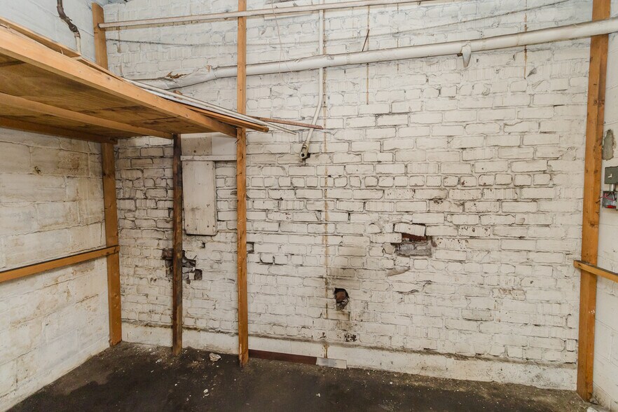 More Photos Of 470 N Seneca St, Wichita Warehouse For Sale