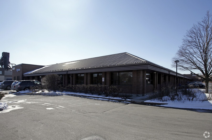 More Photos Of 3500 Pharmacy Ave, Toronto Warehouse For Lease