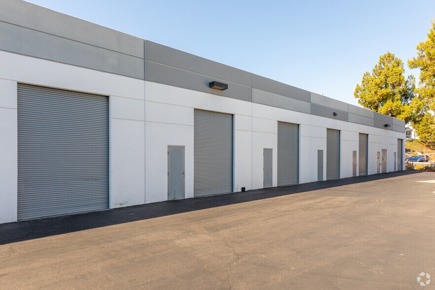 More Photos Of 10340 Camino Santa Fe, San Diego Unknown For Lease