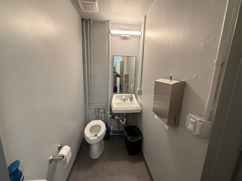 More Photos Of 2212 Murray Ave, Pittsburgh Office Residential For Lease