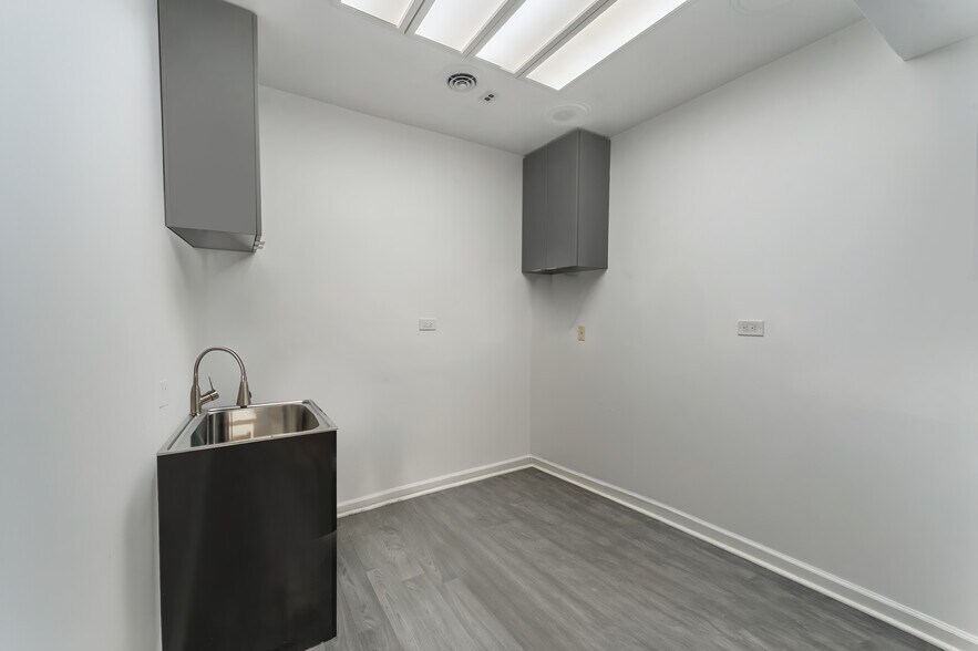 More Photos Of 22 Glenwood Ave, Jersey City Office Residential For Lease