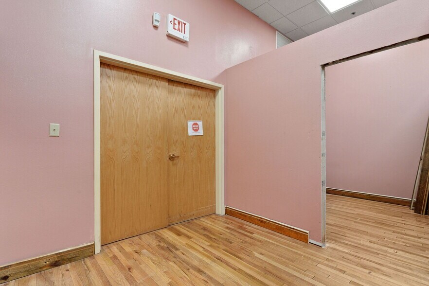 More Photos Of 216 W Lincolnway, Cheyenne Storefront Retail Office For Sale